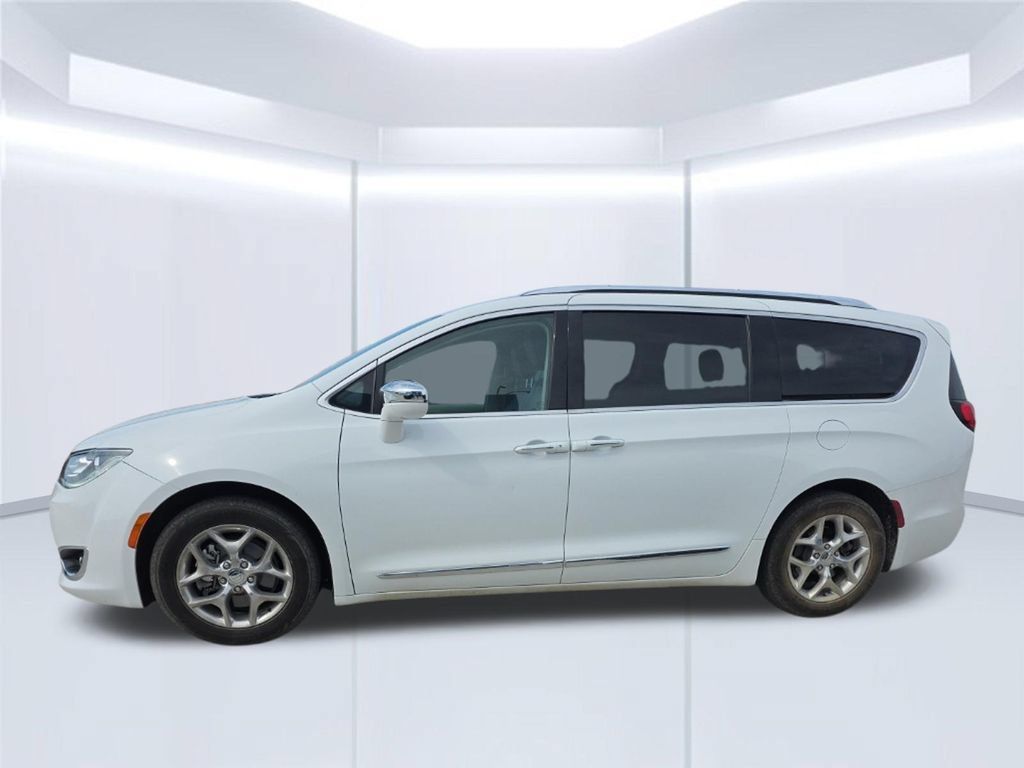Used 2019 Chrysler Pacifica Limited FWD image 2