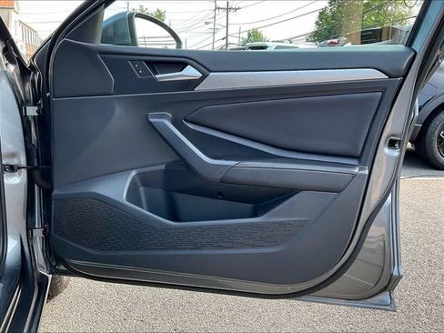 Used 2022 Volkswagen Jetta SE FWD image 28