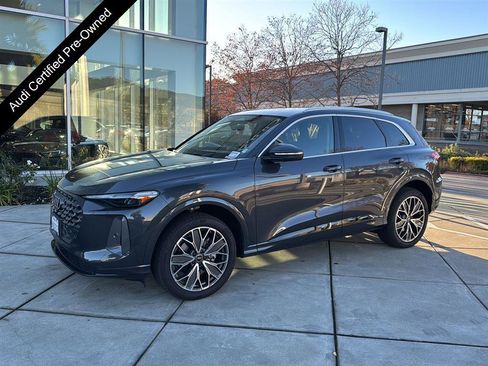 Used 2025 Audi Q5 Premium Plus w/ Premium Plus image 1