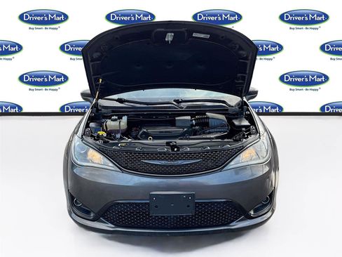 Used 2019 Chrysler Pacifica Touring Plus w/ S Appearance Package image 36