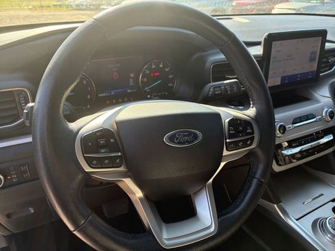 Used 2024 Ford Explorer XLT w/ Equipment Group 202A RWD image 25