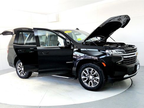 Used 2022 Chevrolet Tahoe LT w/ Luxury Package image 12