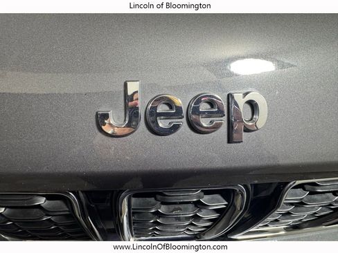 Used 2022 Jeep Grand Cherokee L Limited w/ Trailer Tow Group (B) AWD/4WD image 11