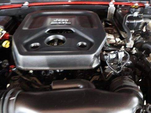 Used 2021 Jeep Wrangler Unlimited Sahara w/ Uconnect 4C Nav & Sound Group image 28