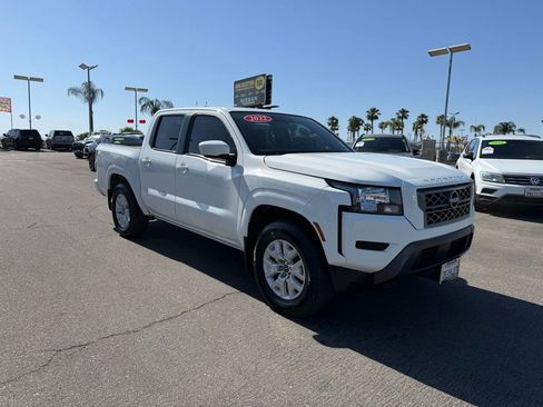 Certified 2022 Nissan Frontier SV RWD image 1