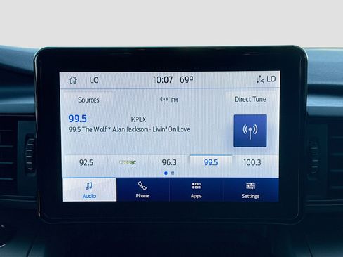 Used 2022 Ford Explorer XLT image 15