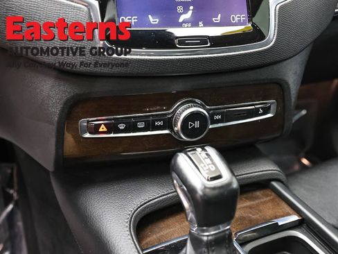Used 2016 Volvo XC90 T6 Momentum w/ Momentum Plus Package AWD/4WD image 19
