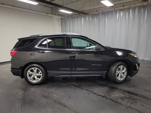 Used 2019 Chevrolet Equinox LT w/ Sun & Navigation Package image 10