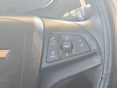 Used 2020 Chevrolet Trax LS image 46