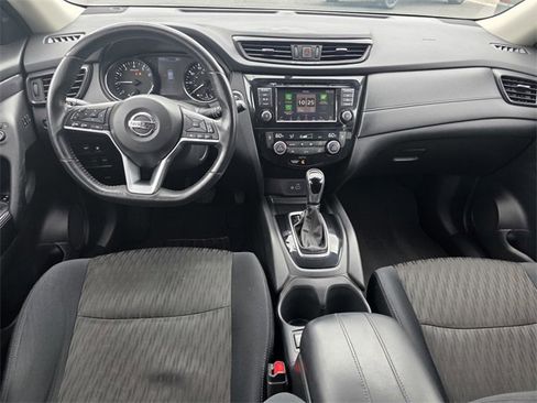Used 2018 Nissan Rogue SV w/ Premium Package image 16