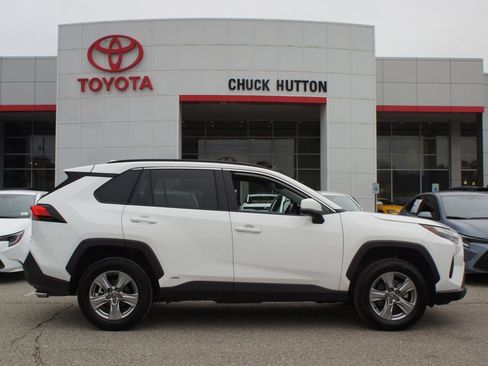 Used 2024 Toyota RAV4 XLE image 1