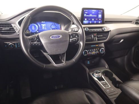 Used 2022 Ford Escape SEL w/ Technology Package image 2