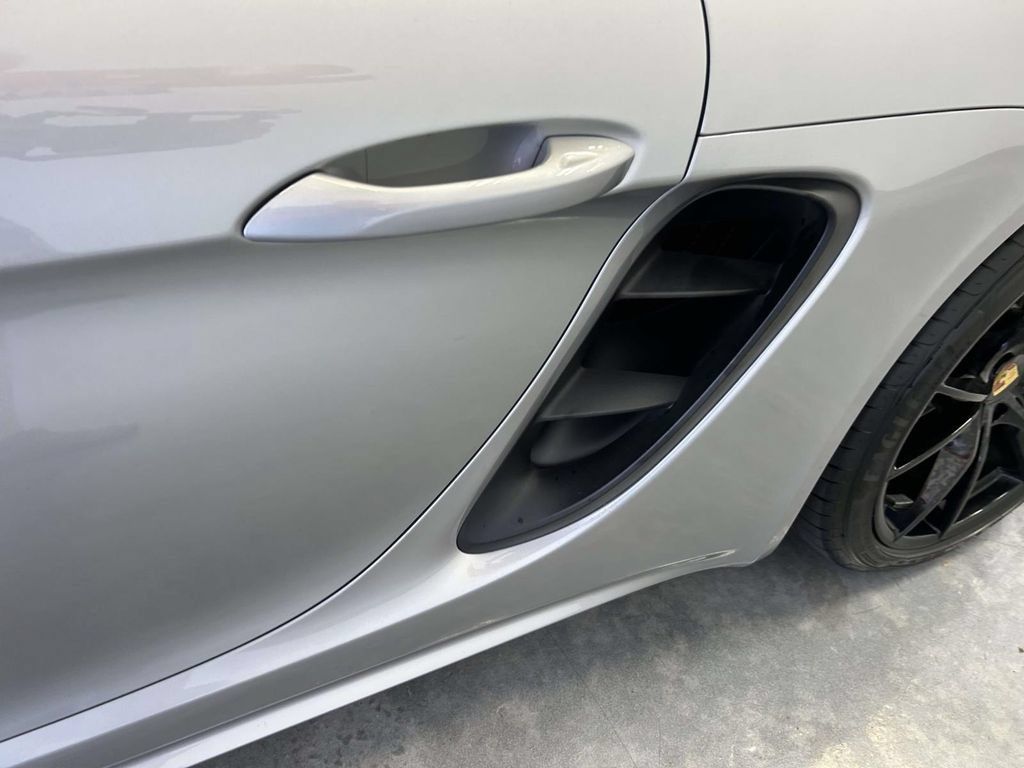 Used 2017 Porsche 718 Boxster RWD image 8