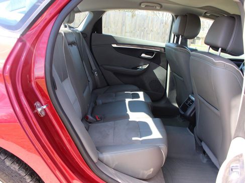 Used 2014 Chevrolet Impala LT w/ Premium Seating Package image 33