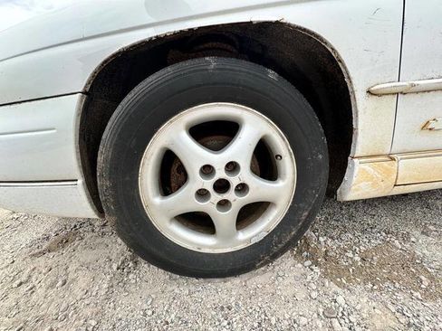 Used 1995 Chevrolet Monte Carlo LS FWD image 11