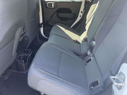 New 2025 Jeep Gladiator Sport image 30