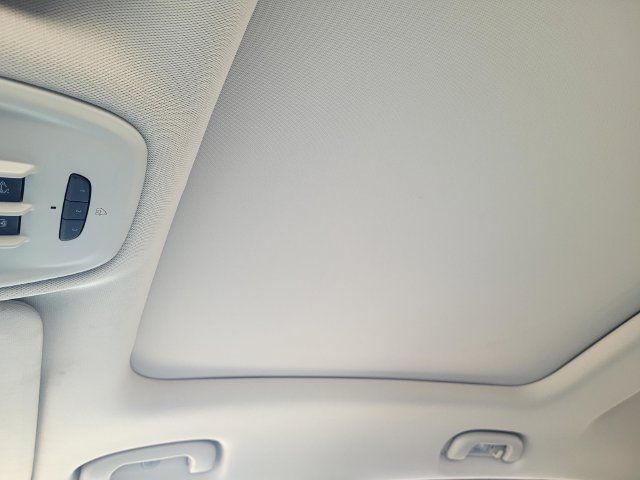 Used 2022 Buick Encore GX Essence w/ Experience Buick Package FWD image 20