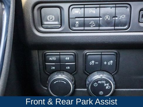 Used 2021 Chevrolet Tahoe Z71 w/ Luxury Package image 20