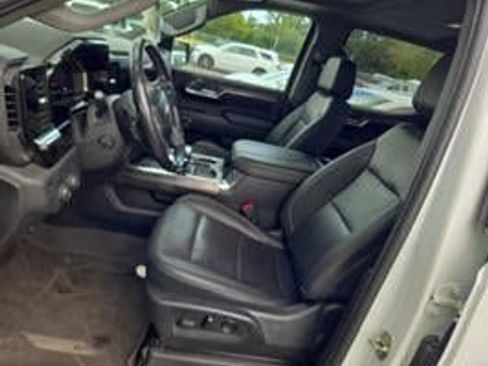 Used 2023 Chevrolet Silverado 1500 LTZ w/ LTZ Convenience Package II AWD/4WD image 3