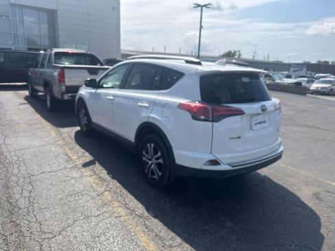 Used 2017 Toyota RAV4 LE w/ All Weather Liner Package AWD/4WD image 4