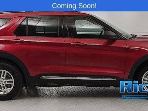 Certified 2022 Ford Explorer XLT w/ Equipment Group 202A image 2