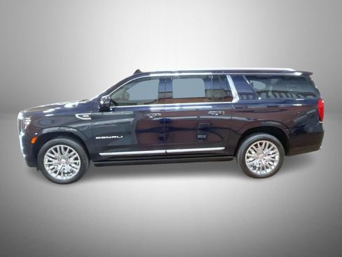 Used 2023 GMC Yukon XL Denali AWD/4WD image 8