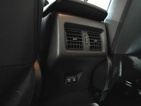 Certified 2025 Toyota Camry Hybrid image 13