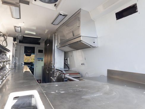 Used 2021 Mercedes-Benz Sprinter 4500 w/ Parking Package image 8