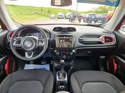 Used 2023 Jeep Renegade Trailhawk AWD/4WD image 16