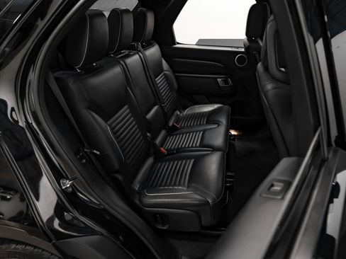 Used 2017 Land Rover Discovery HSE Luxury image 30