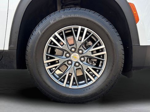 Used 2025 Chevrolet Traverse LT AWD/4WD image 12