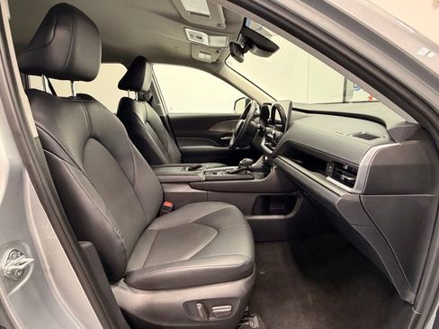 Used 2024 Toyota Grand Highlander AWD Hybrid image 15