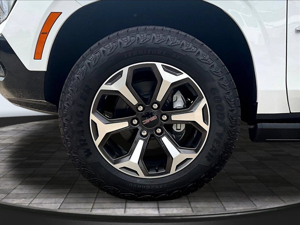New 2026 GMC Yukon XL AT4 Ultimate w/ LPO, Floor Liner Package AWD/4WD image 13