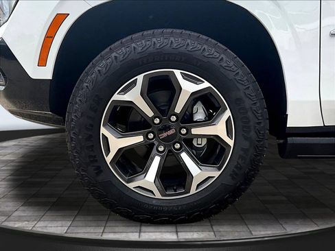 New 2026 GMC Yukon XL AT4 Ultimate w/ LPO, Floor Liner Package AWD/4WD image 13