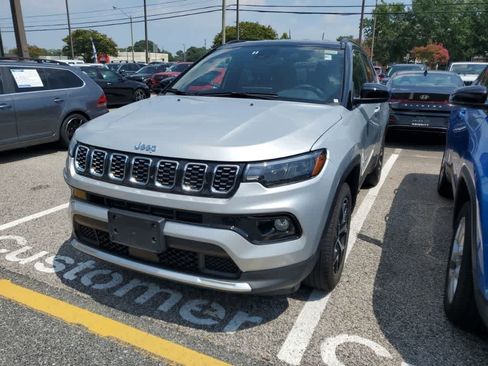 Used 2025 Jeep Compass Limited AWD/4WD image 1