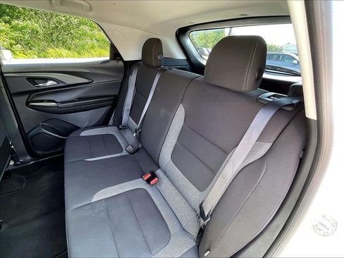 Used 2025 Chevrolet TrailBlazer LT AWD/4WD image 14