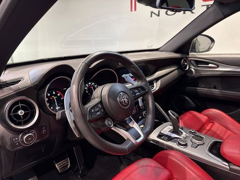 Used 2023 Alfa Romeo Stelvio Veloce image 11