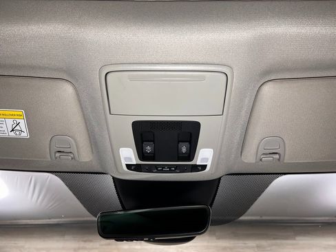 Used 2025 Honda Pilot Elite image 22