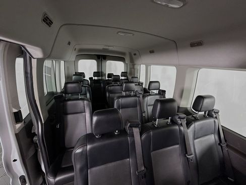 Used 2020 Ford Transit 350 XL image 33