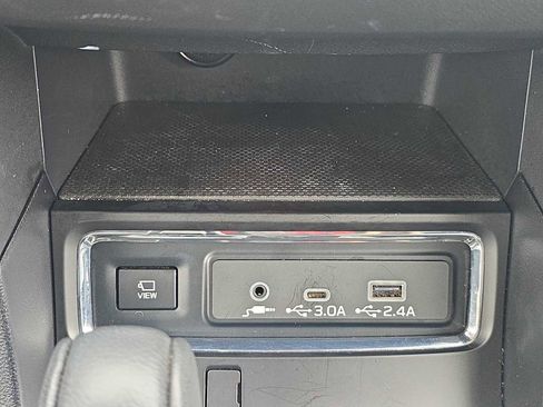 Used 2024 Subaru Ascent Limited w/ Technology Package image 23