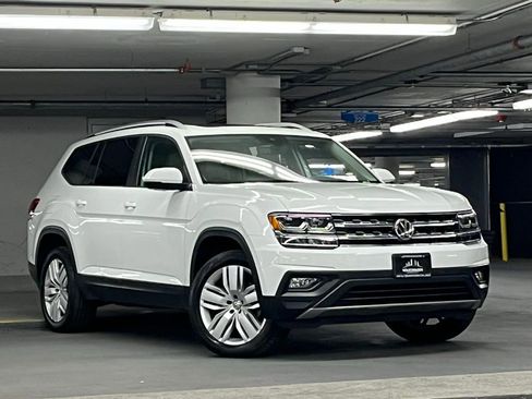 Certified 2019 Volkswagen Atlas SE w/ Panoramic Sunroof Package image 2