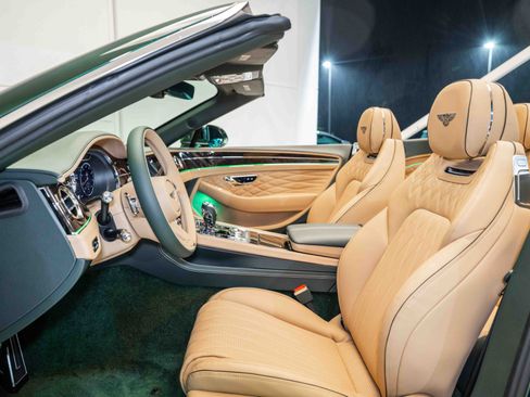 Used 2024 Bentley Continental GT V8 image 2