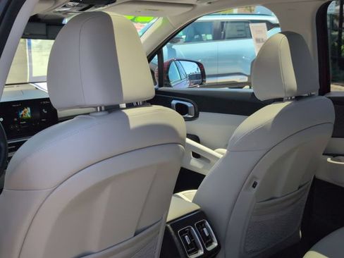Certified 2025 Kia Sorento S w/ Panoramic Sunroof Package FWD image 28