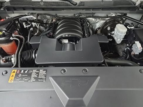 Used 2018 Chevrolet Silverado 1500 LT w/ LT Convenience Package image 12