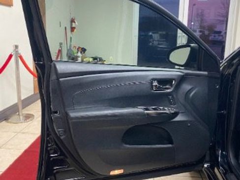 Used 2016 Toyota Avalon Limited image 11