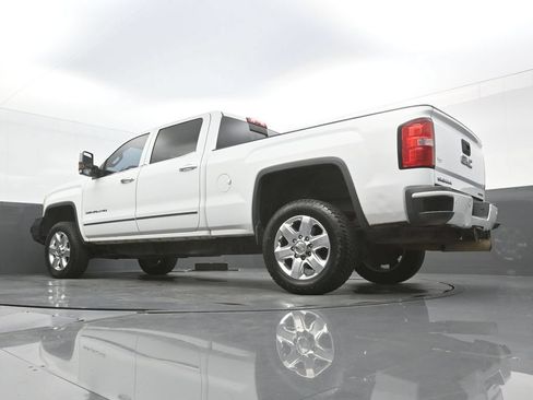 Used 2015 GMC Sierra 2500 Denali w/ Duramax Plus Package AWD/4WD image 43