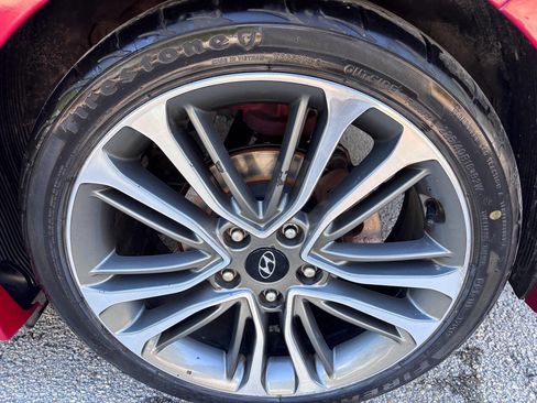 Used 2016 Hyundai Veloster Turbo w/ Option Group 04 FWD image 36
