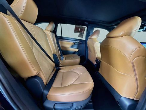 New 2026 Toyota Highlander Platinum AWD/4WD image 27