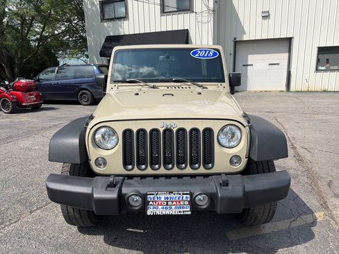Used 2018 Jeep Wrangler Unlimited Sport S AWD/4WD image 3