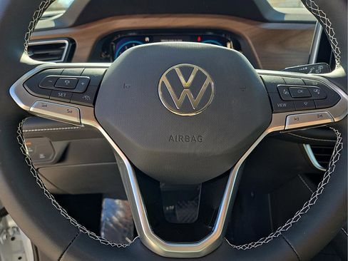 New 2026 Volkswagen Atlas SE image 25